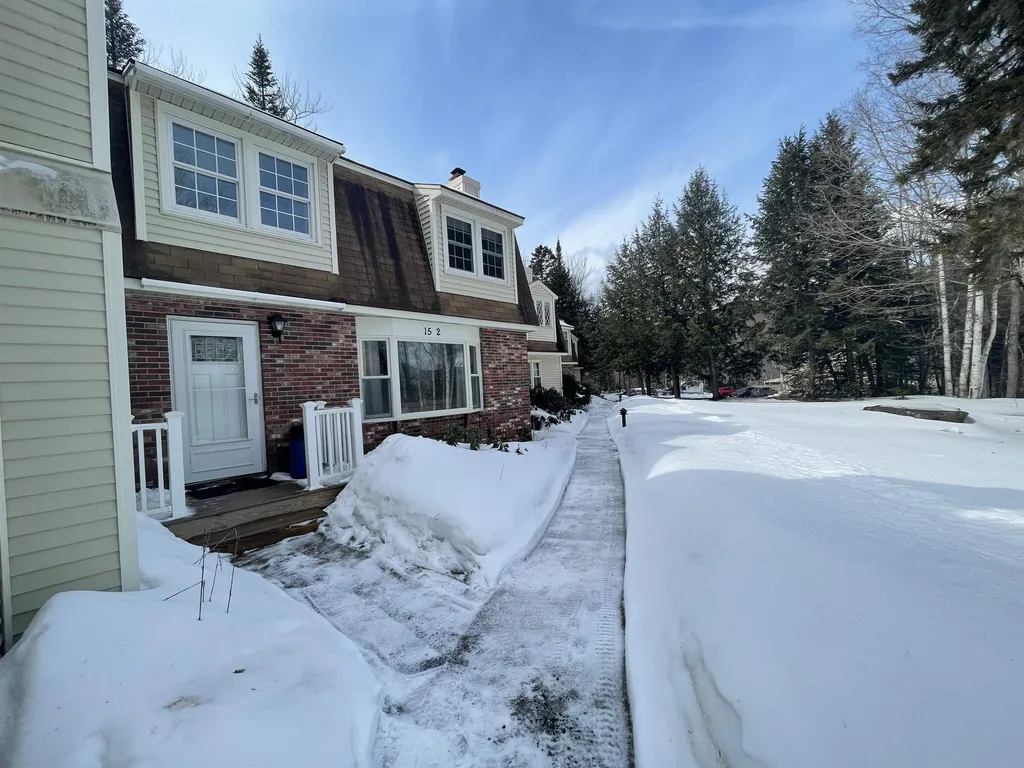 15-2 Hawthorne Way Rumney NH 03266