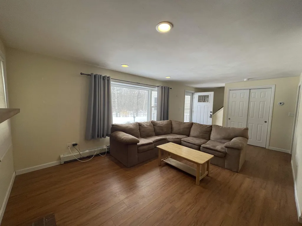 15-2 Hawthorne Way Rumney NH 03266