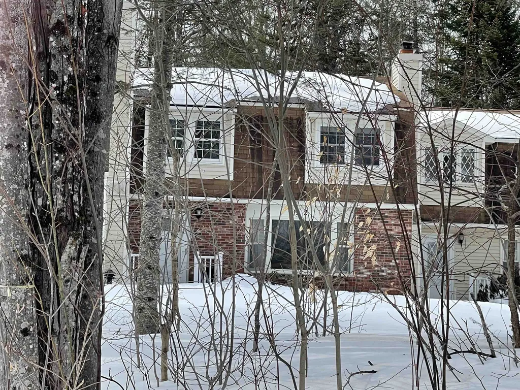 15-2 Hawthorne Way Rumney NH 03266