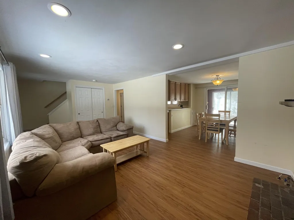 15-2 Hawthorne Way Rumney NH 03266