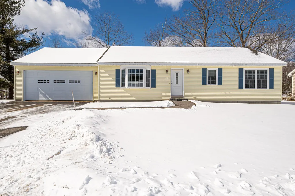 20 Linny Lane Laconia NH 03246