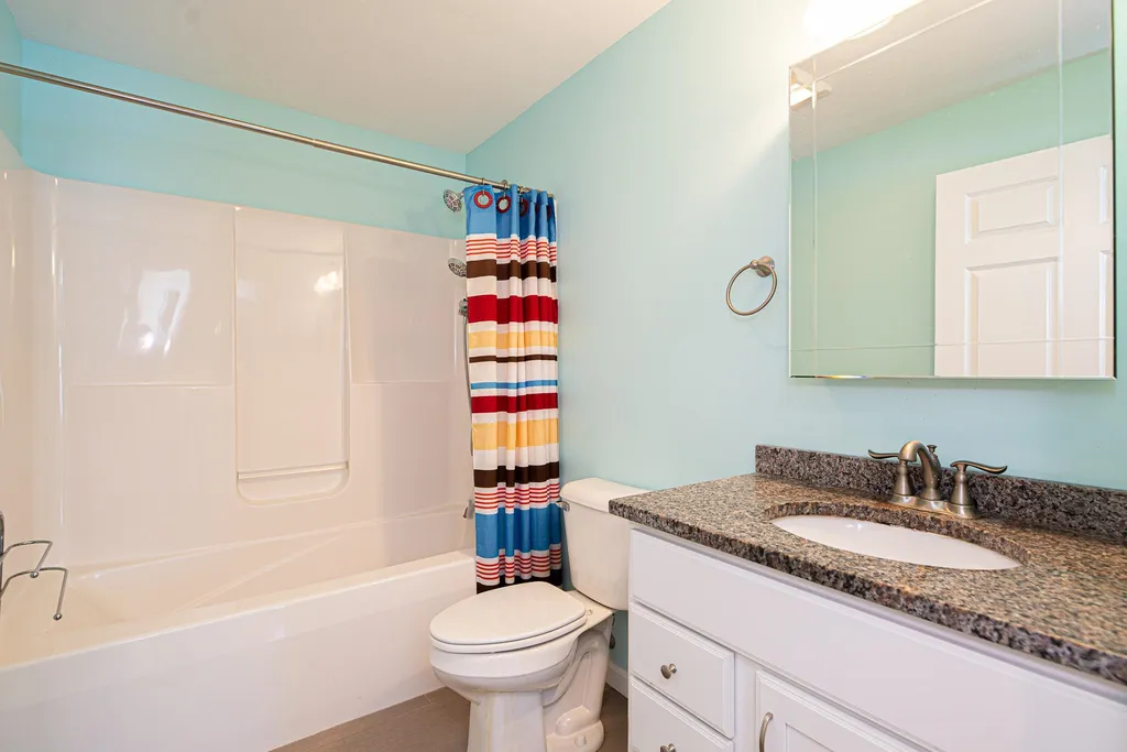 20 Linny Lane Laconia NH 03246