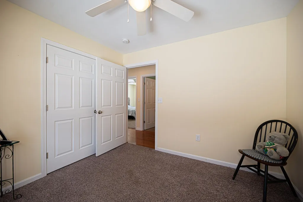20 Linny Lane Laconia NH 03246