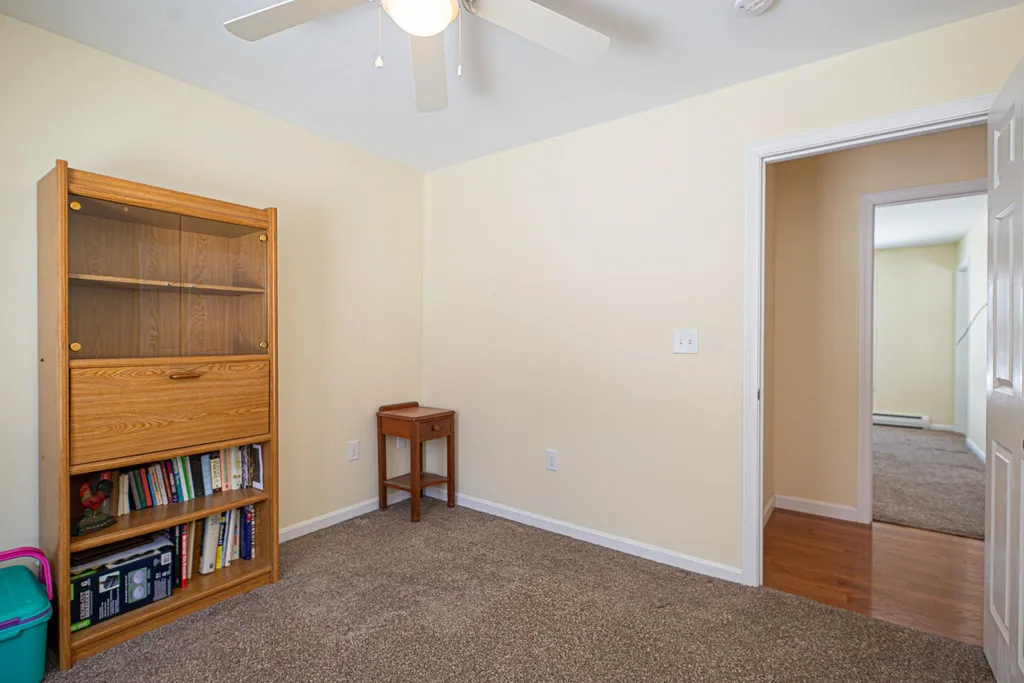 20 Linny Lane Laconia NH 03246