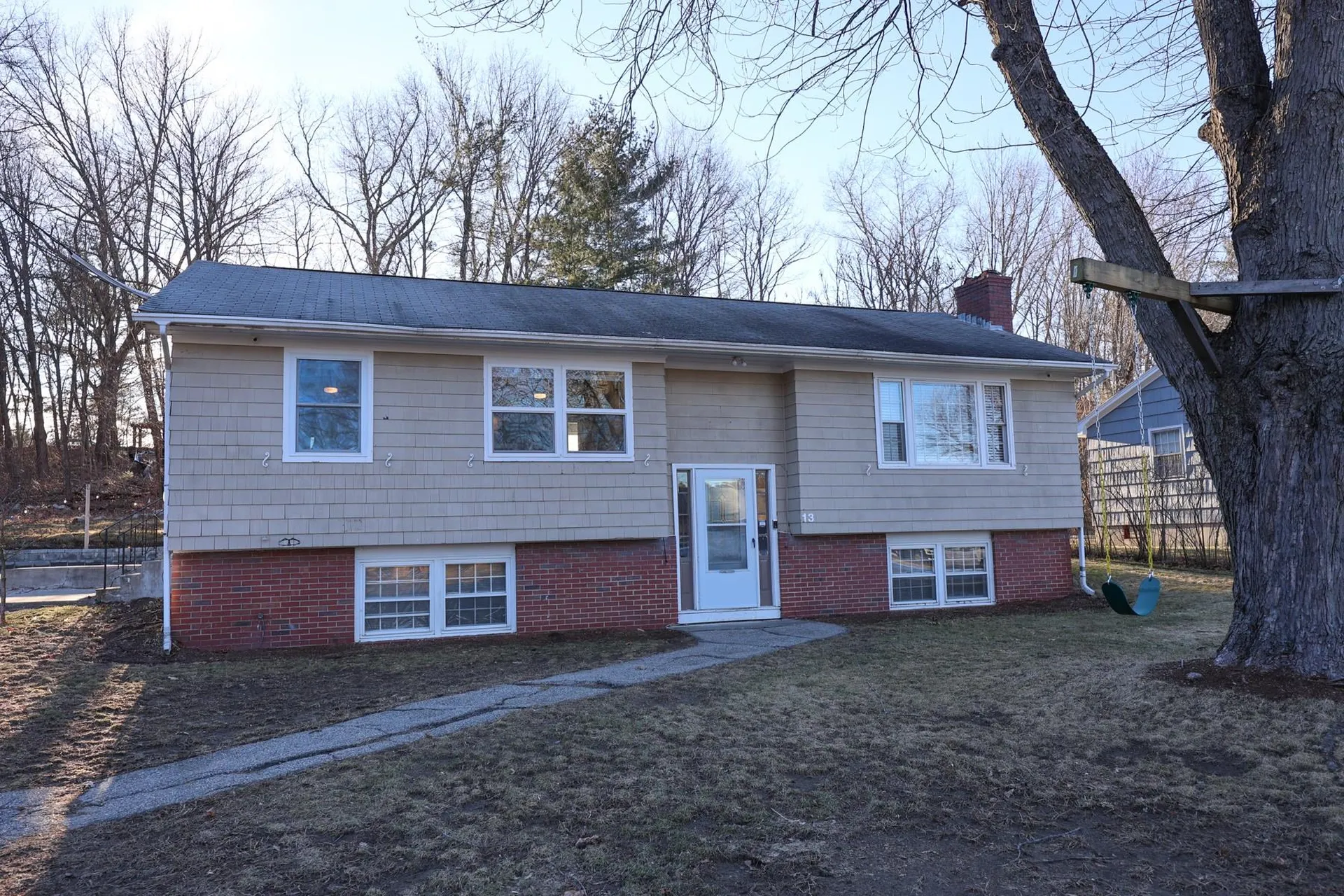 13 Bates Drive Nashua NH 03064