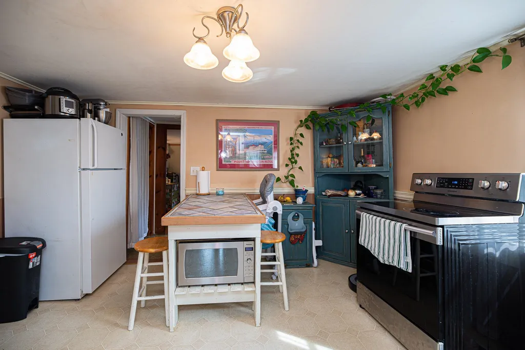 122 Dame Road Durham NH 03824