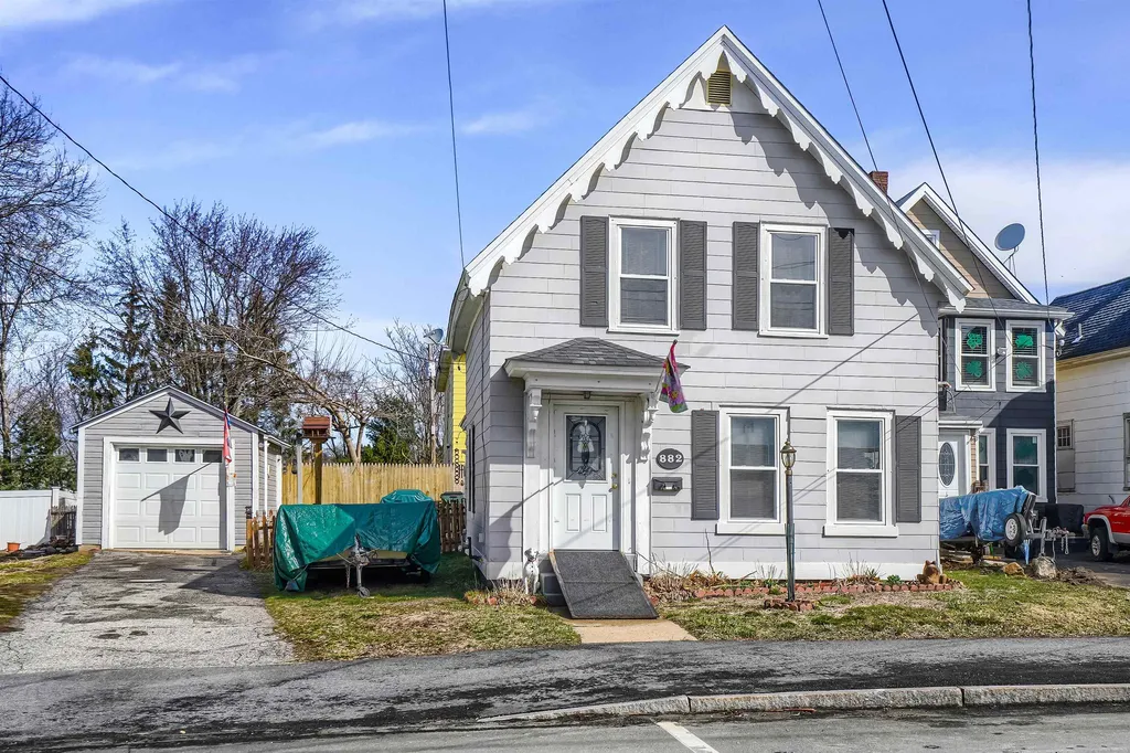 882 Valley Street Manchester NH 03103