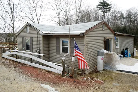 27 Nottingham Road Raymond NH 03077