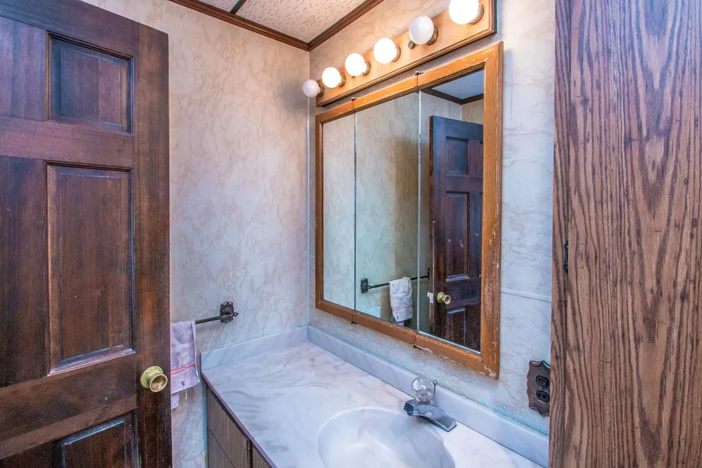 23 Prospect Street Lancaster NH 03584