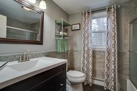 10 Glendale Circle Plaistow NH 03865