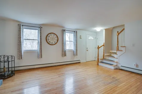 10 Glendale Circle Plaistow NH 03865
