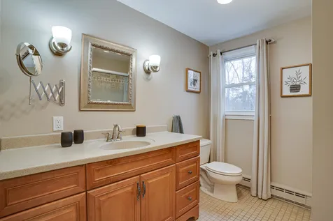 10 Glendale Circle Plaistow NH 03865