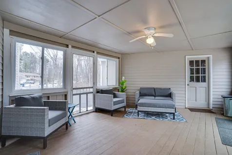 10 Glendale Circle Plaistow NH 03865