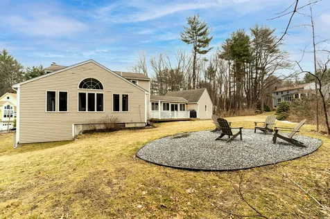 10 Glendale Circle Plaistow NH 03865