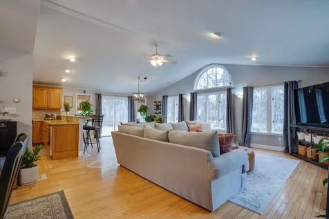 10 Glendale Circle Plaistow NH 03865