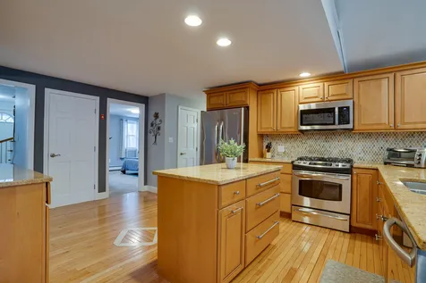 10 Glendale Circle Plaistow NH 03865