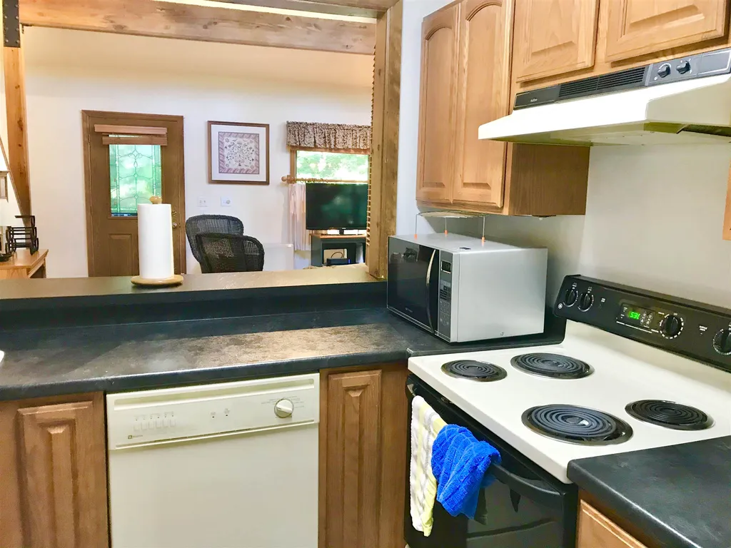 4 Kilgore Lane Hartford VT 05059