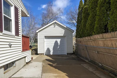 768 Amherst Street Manchester NH 03104