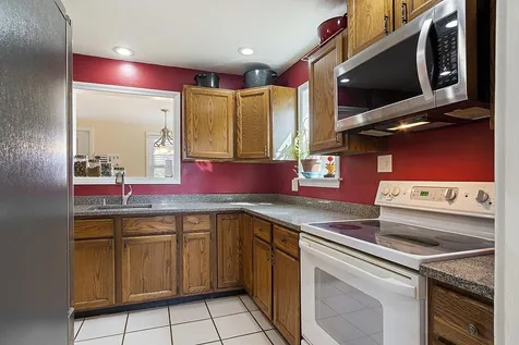 768 Amherst Street Manchester NH 03104
