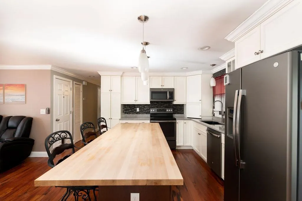 11 Rotterdam Drive Litchfield NH 03052