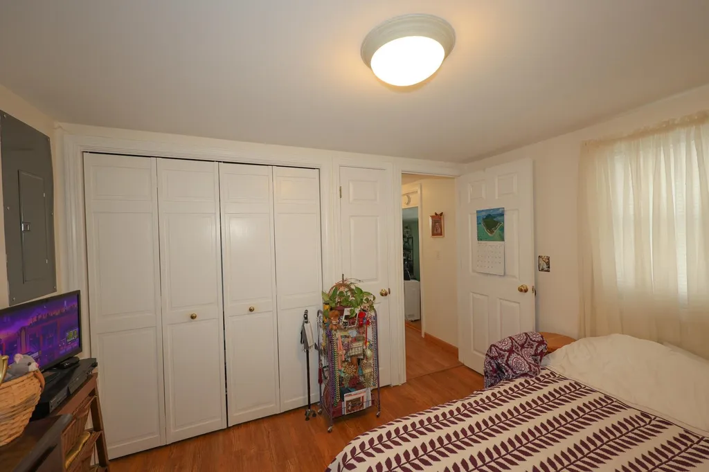 7 Hollyhock Way Manchester NH 03109