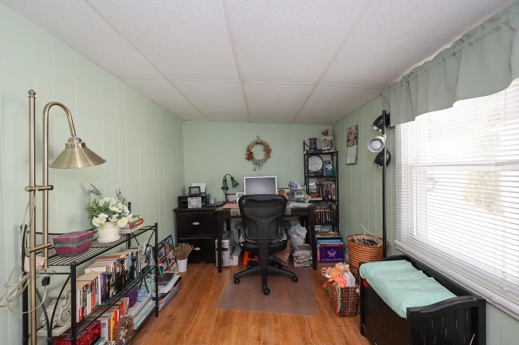 7 Hollyhock Way Manchester NH 03109