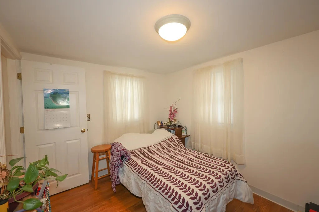 7 Hollyhock Way Manchester NH 03109