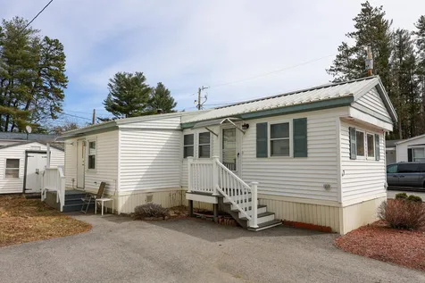 7 Hollyhock Way Manchester NH 03109