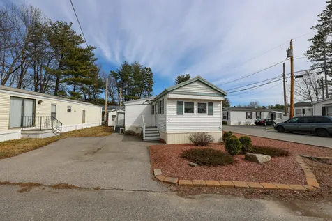 7 Hollyhock Way Manchester NH 03109