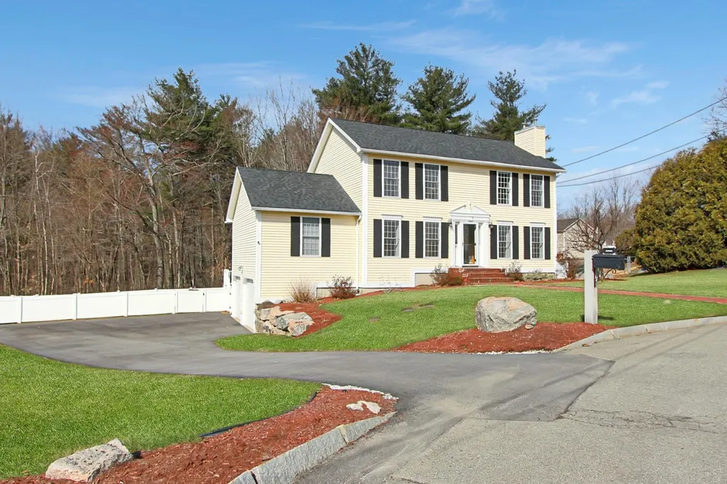 57 Constitution Lane Manchester NH 03104