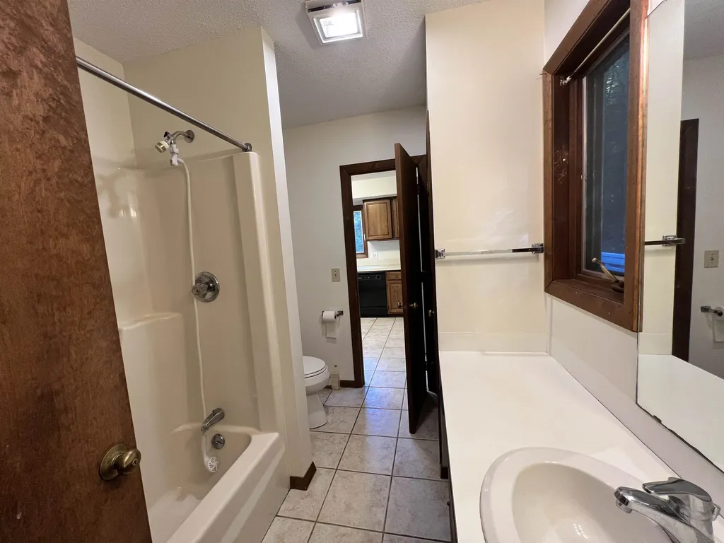 75 Naulahka Lane Hartford VT 05059