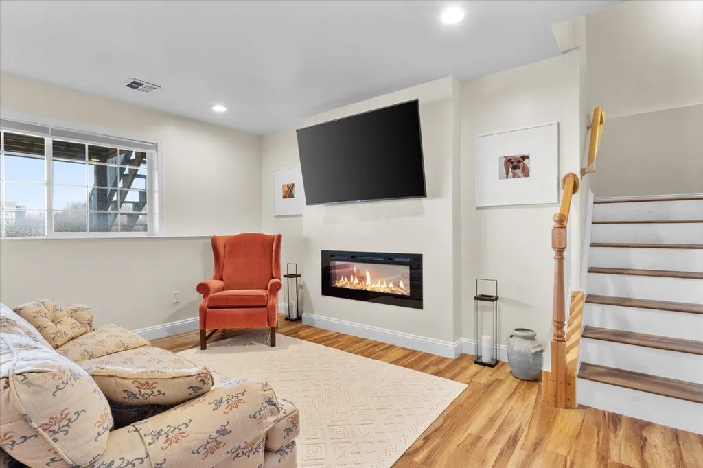 12 Sommerfield Avenue South Burlington VT 05403