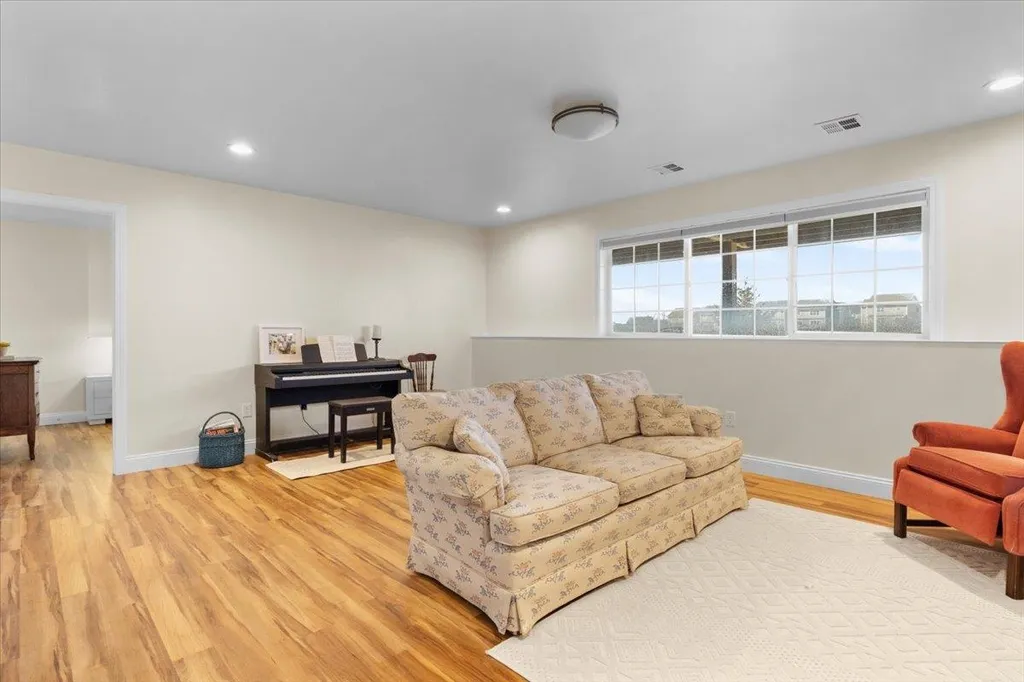 12 Sommerfield Avenue South Burlington VT 05403