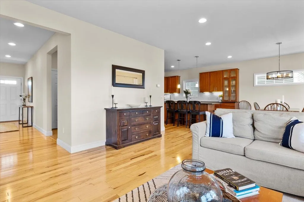 12 Sommerfield Avenue South Burlington VT 05403