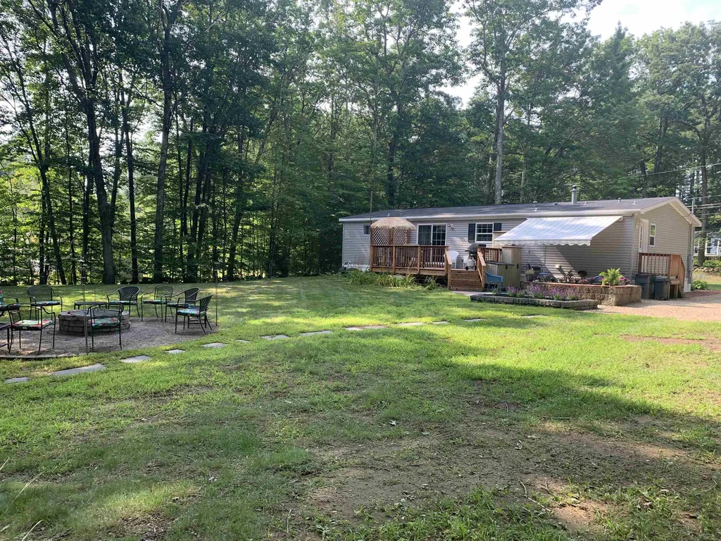 11 Julia Avenue Rochester NH 03867