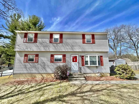 32 Langholm Drive Nashua NH 03062