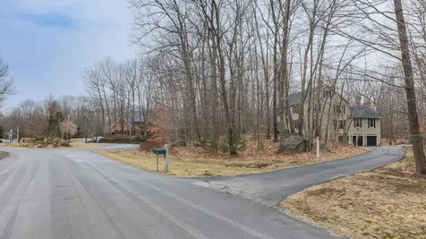6 Meeting Rock Drive Atkinson NH 03811