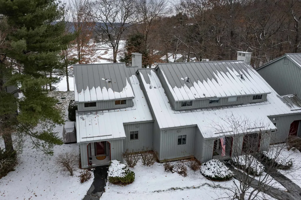 860 Murphys Road Hartford VT 05059