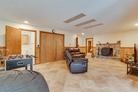 16 Laurel Lane Durham NH 03824