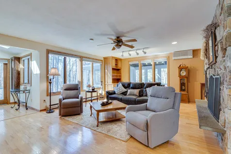 16 Laurel Lane Durham NH 03824