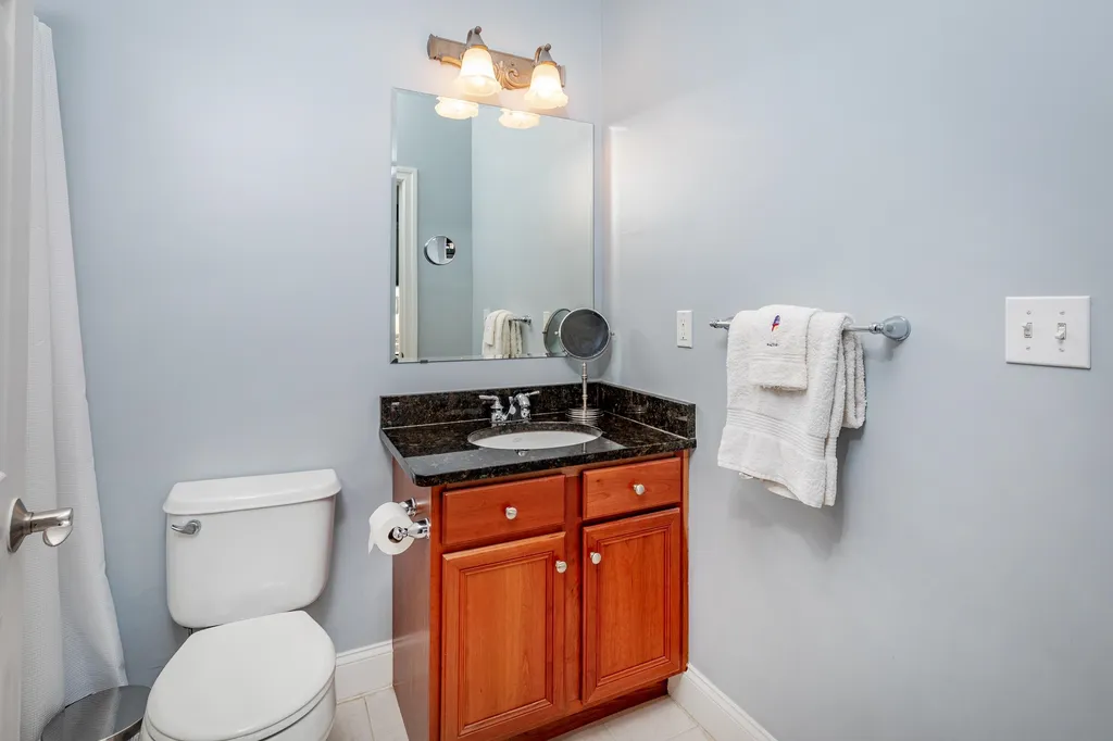22 K Street Hampton NH 03842