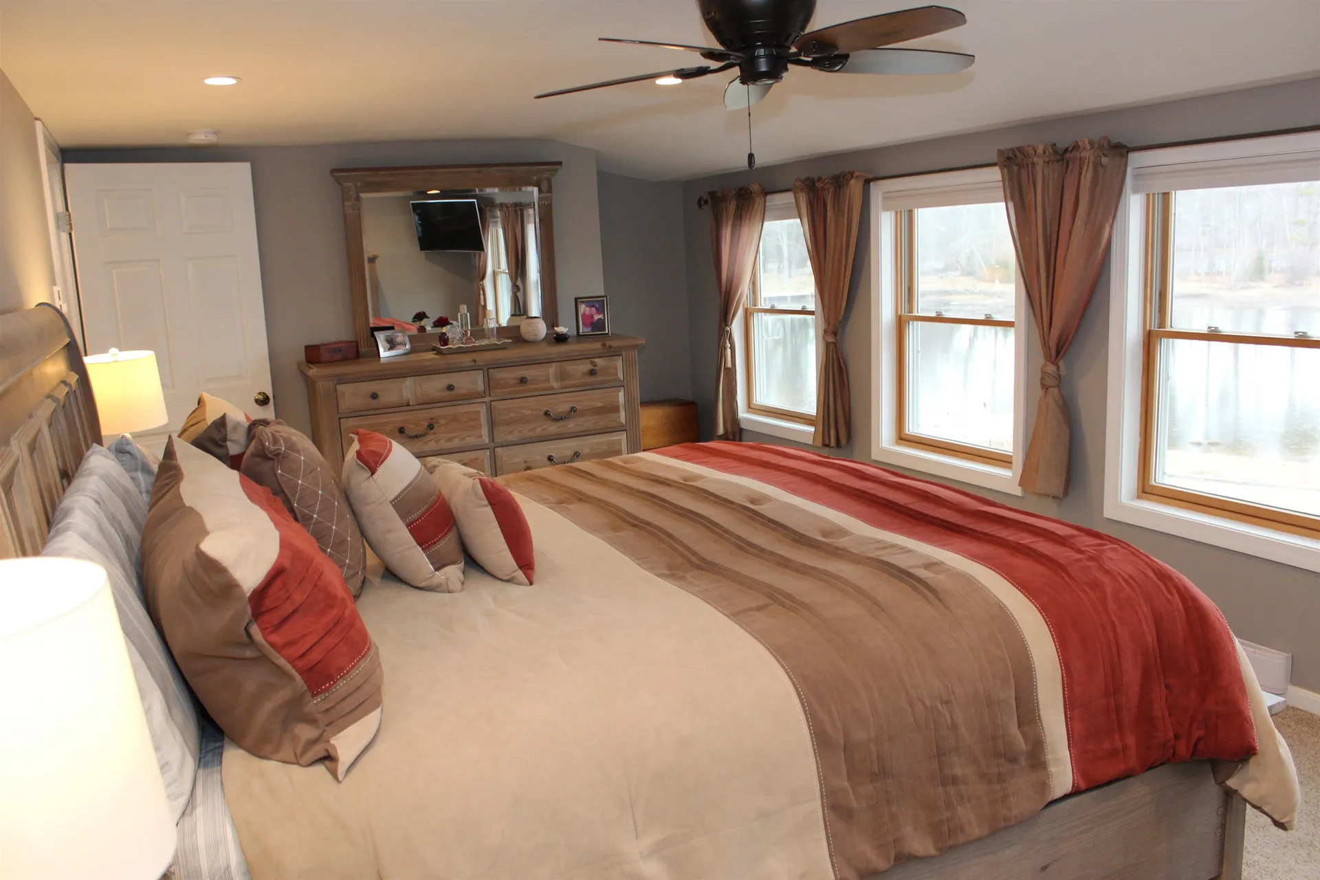 33 Sleepy Hollow Lane Epsom NH 03234