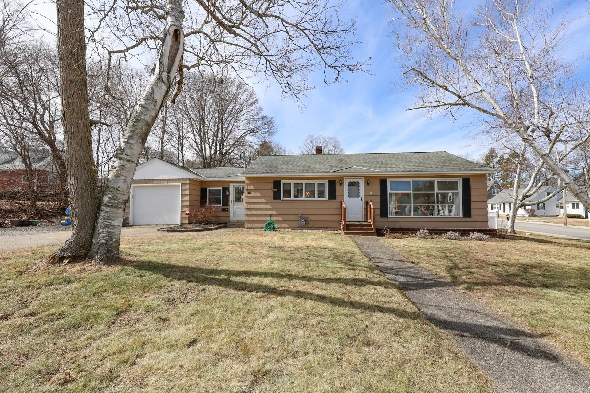 27 Fifield Street Nashua NH 03060