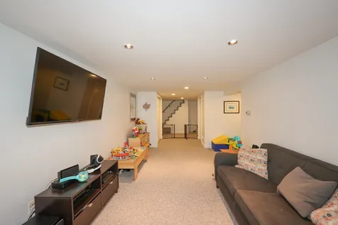 27 Fifield Street Nashua NH 03060