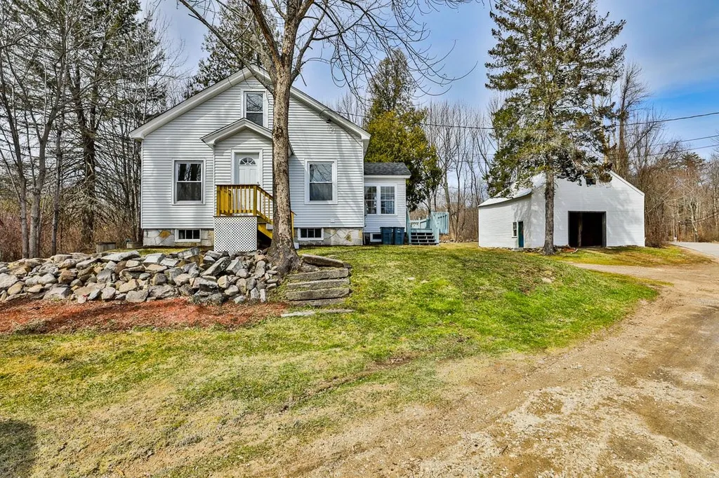 183 Depot Road Auburn NH 03032