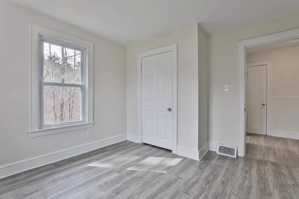 183 Depot Road Auburn NH 03032