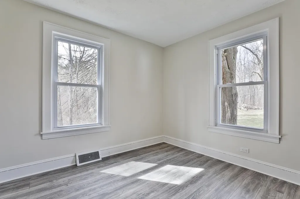 183 Depot Road Auburn NH 03032