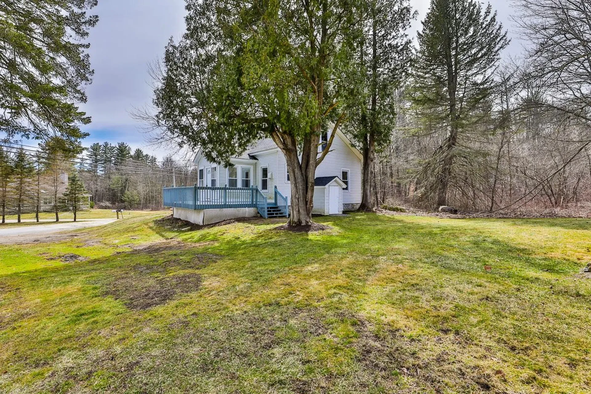 183 Depot Road Auburn NH 03032