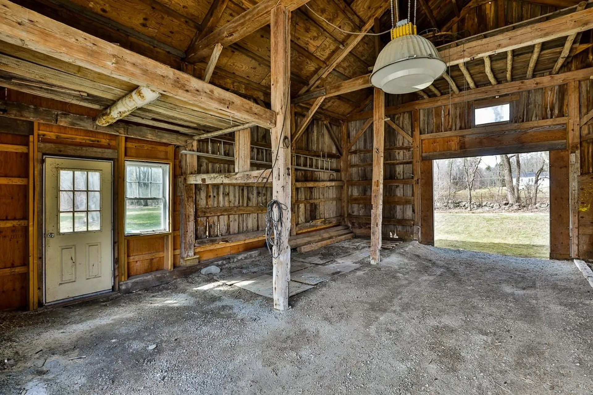 183 Depot Road Auburn NH 03032