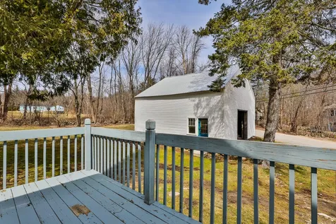 183 Depot Road Auburn NH 03032